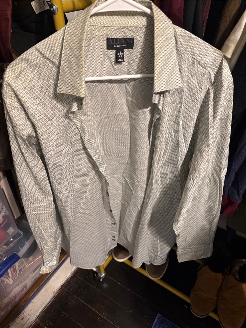 Alfani Men's Slim Patterned Button-Up Dress Shirt in Light Gray